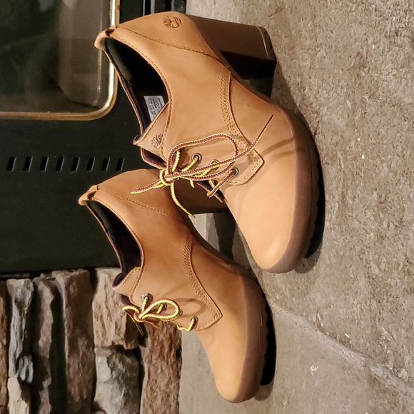 NWOT - Timberland Heeled Boots - Picture 4 of 11